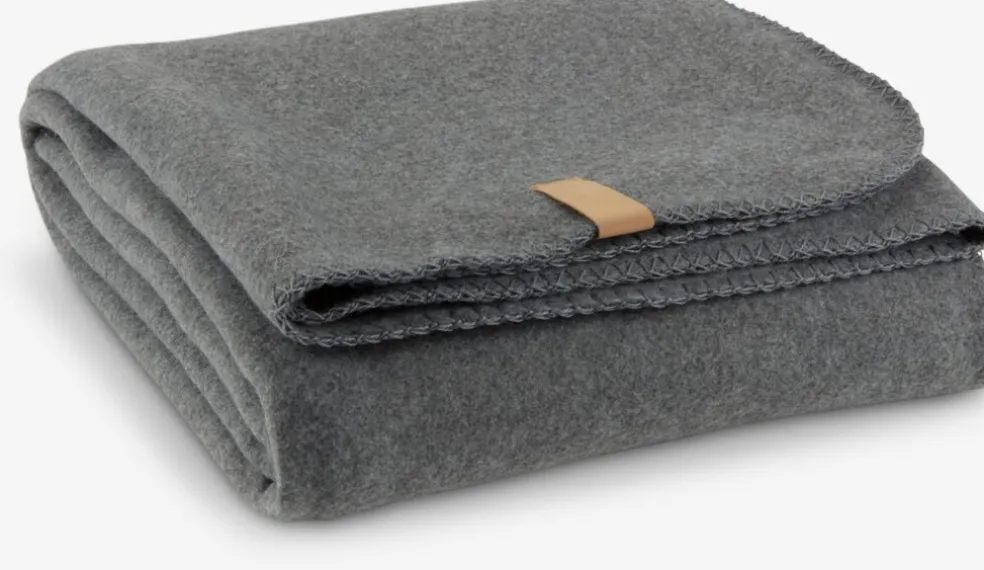 DAGLILJEPlaid polaire DAGLILJE 130x170 gris foncé
