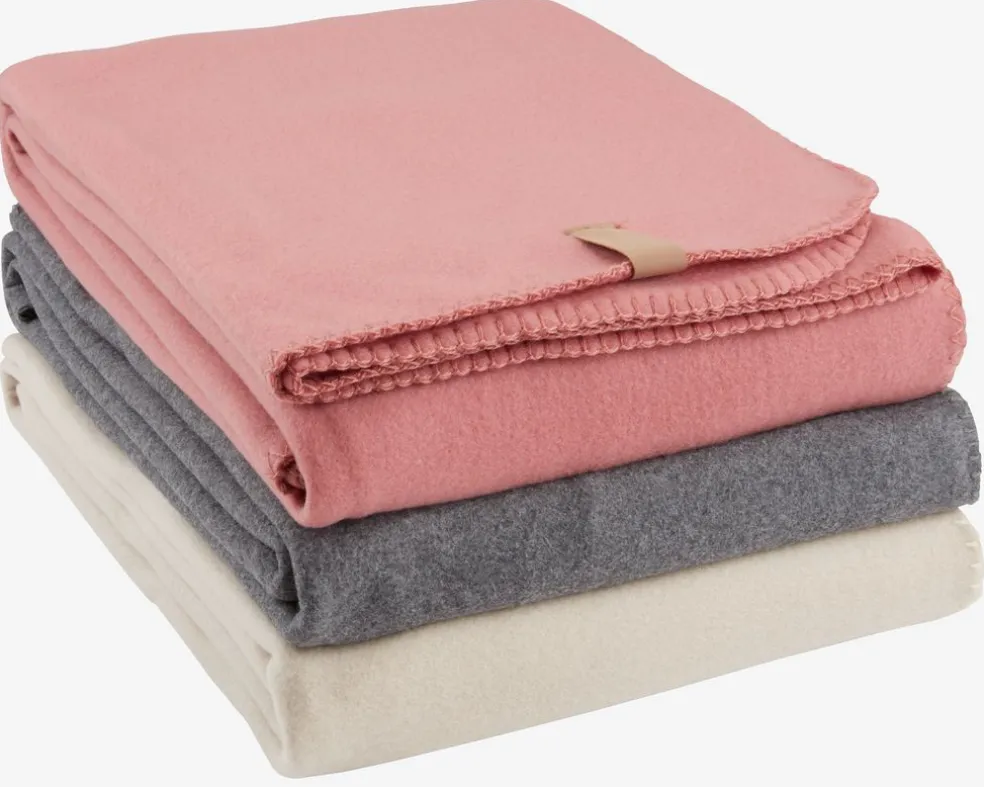 DAGLILJEPlaid polaire DAGLILJE 130x170 gris foncé
