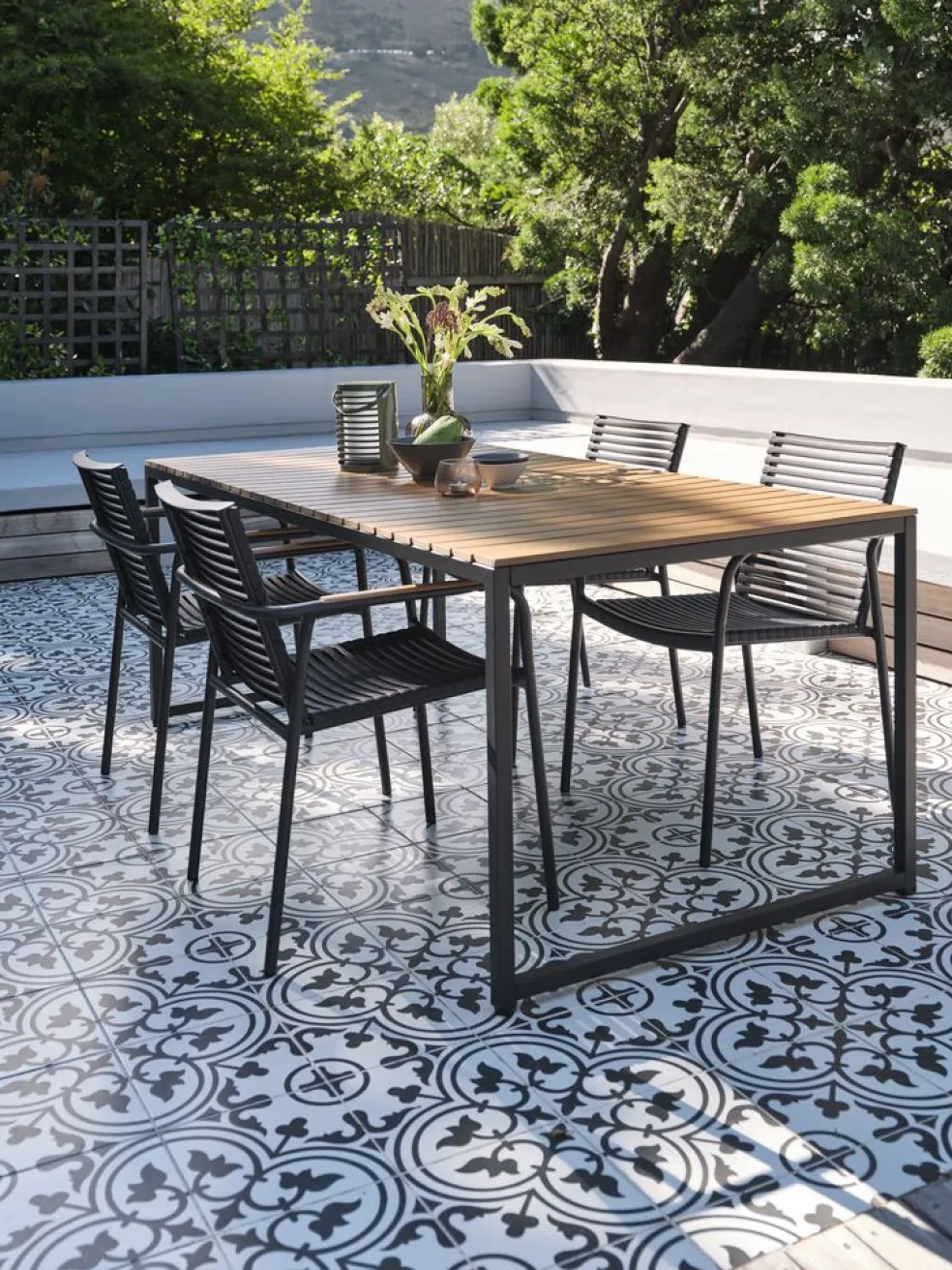 DAGSVAD + NABEDAGSVAD L190 table naturel + 4 NABE chaises noir