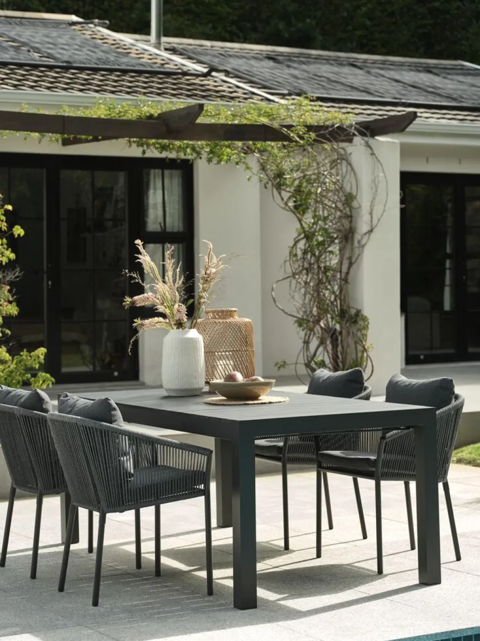 HESTEHAVE + GILJAHESTEHAVE L205/275 table noir + 4 GILJA chaises gris
