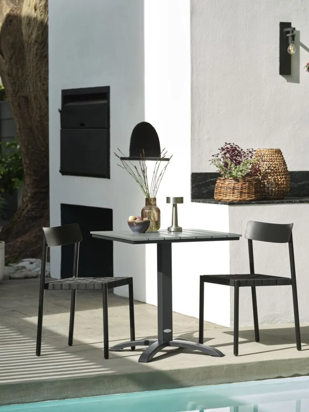 HOBROTable bistrot HOBRO l70xL70 gris