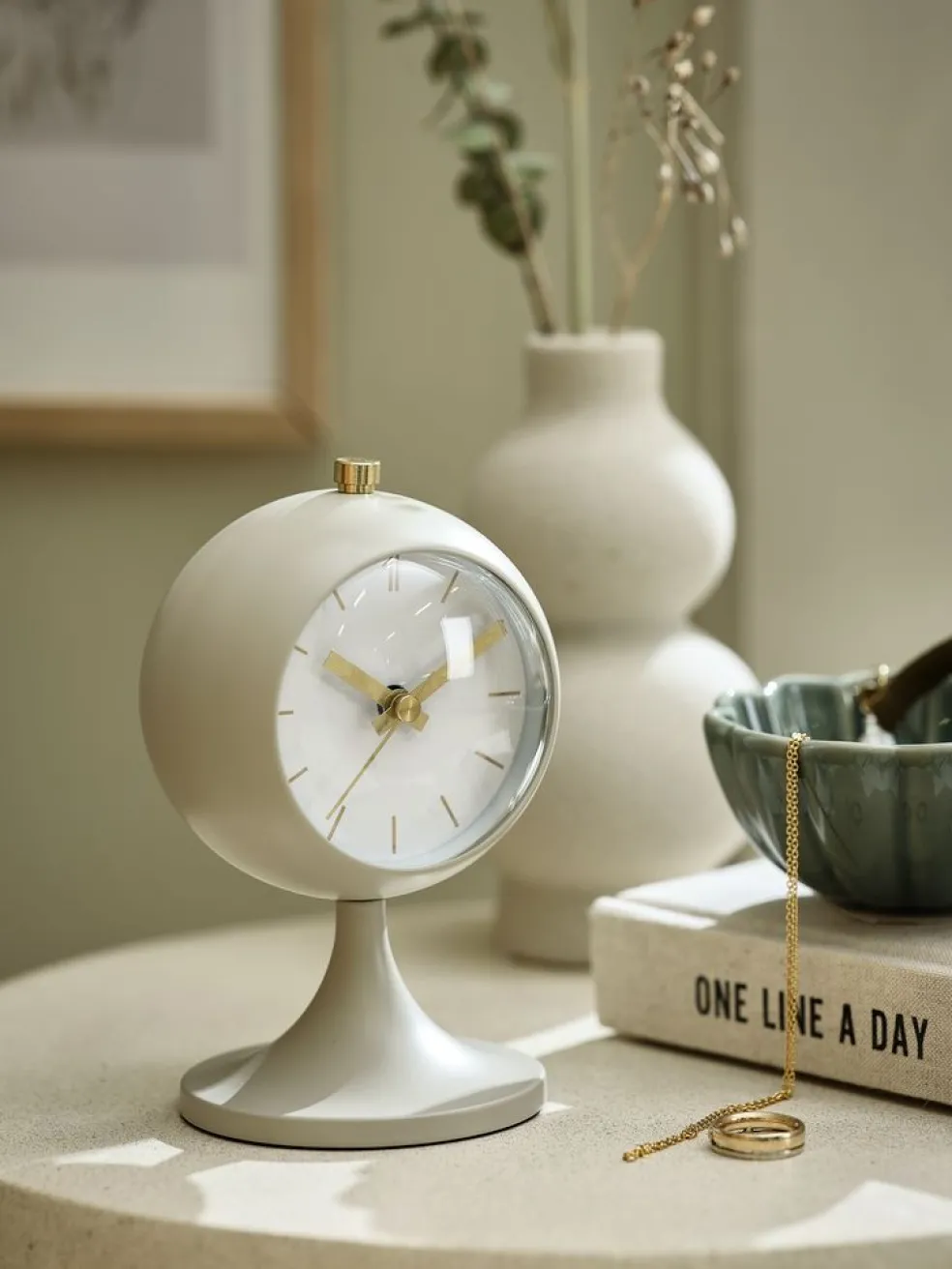 KIMHorloge KIM l8xL9xH14cm gris