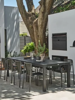 KRISTIANSTADChaise empilable KRISTIANSTAD vert foncé