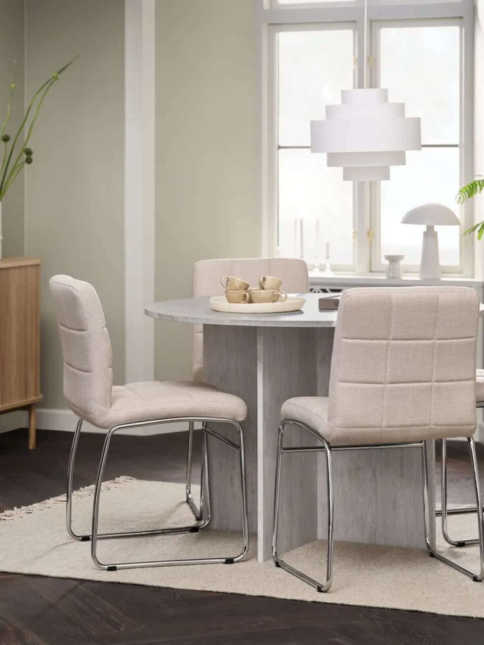 KRONDAL + HAMMELKRONDAL Ø110 table colo. travertin + 4 HAMMEL chaises beige