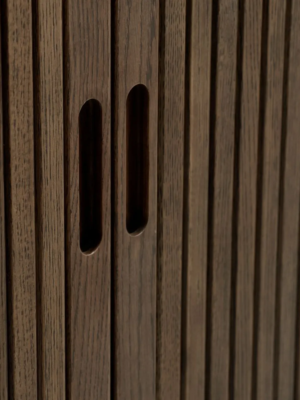 LYNGVIGArmoire LYNGVIG 90 cm 2 portes tambours chêne foncé