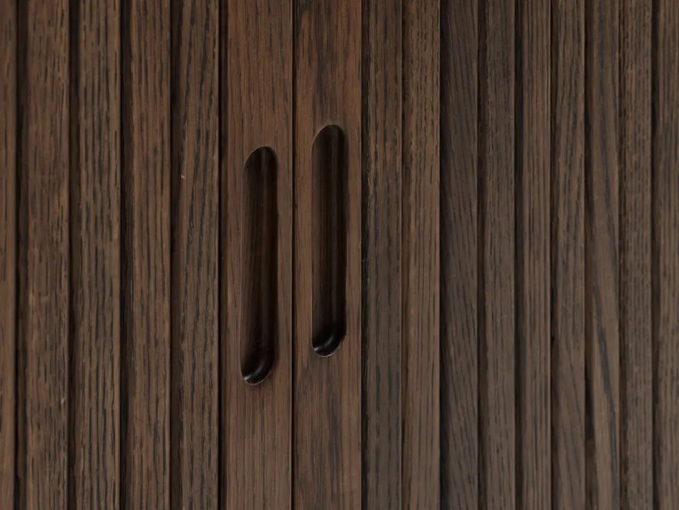 LYNGVIGBuffet LYNGVIG 160 cm 2 portes tambours chêne foncé