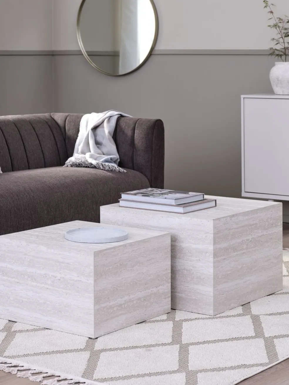 ROLSTEDTable basse ROLSTED 58x58/50x50 coloris travertin 2pcs