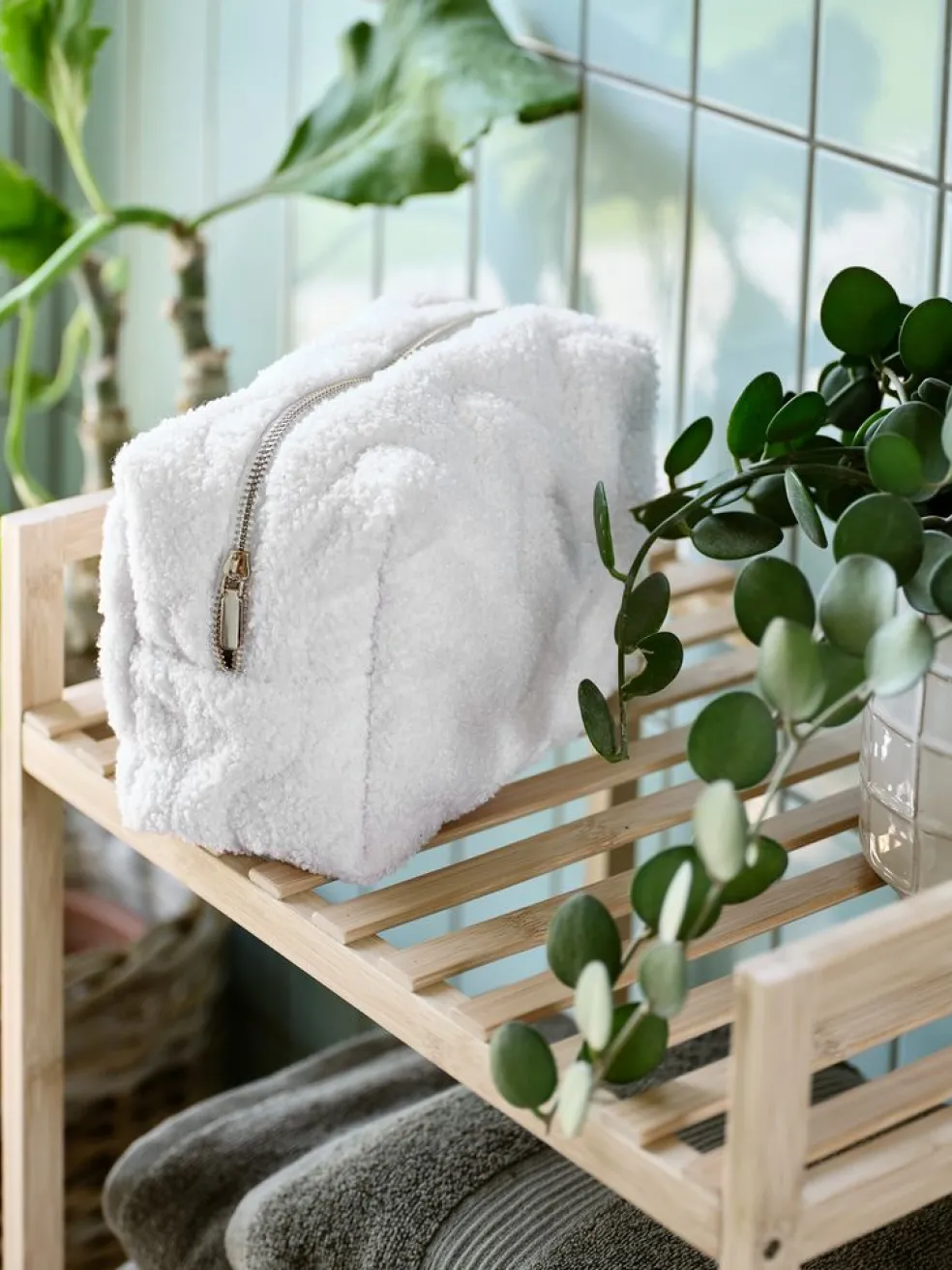 TORHAMNTrousse de toilette TORHAMN blanc cassé