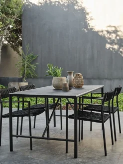 VIERLITable de jardin VIERLI l90xL149 noir