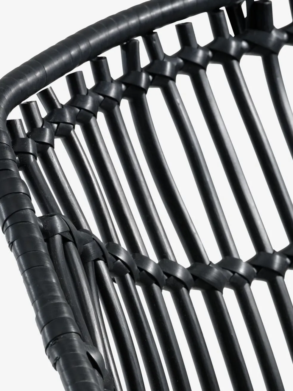 YPNASTED + ILDERHUSEYPNASTED L215 table naturel + 4 ILDERHUSE chaises noir